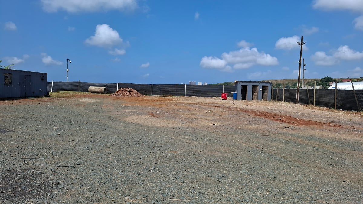 1600m² Yard For Lease in Springfield