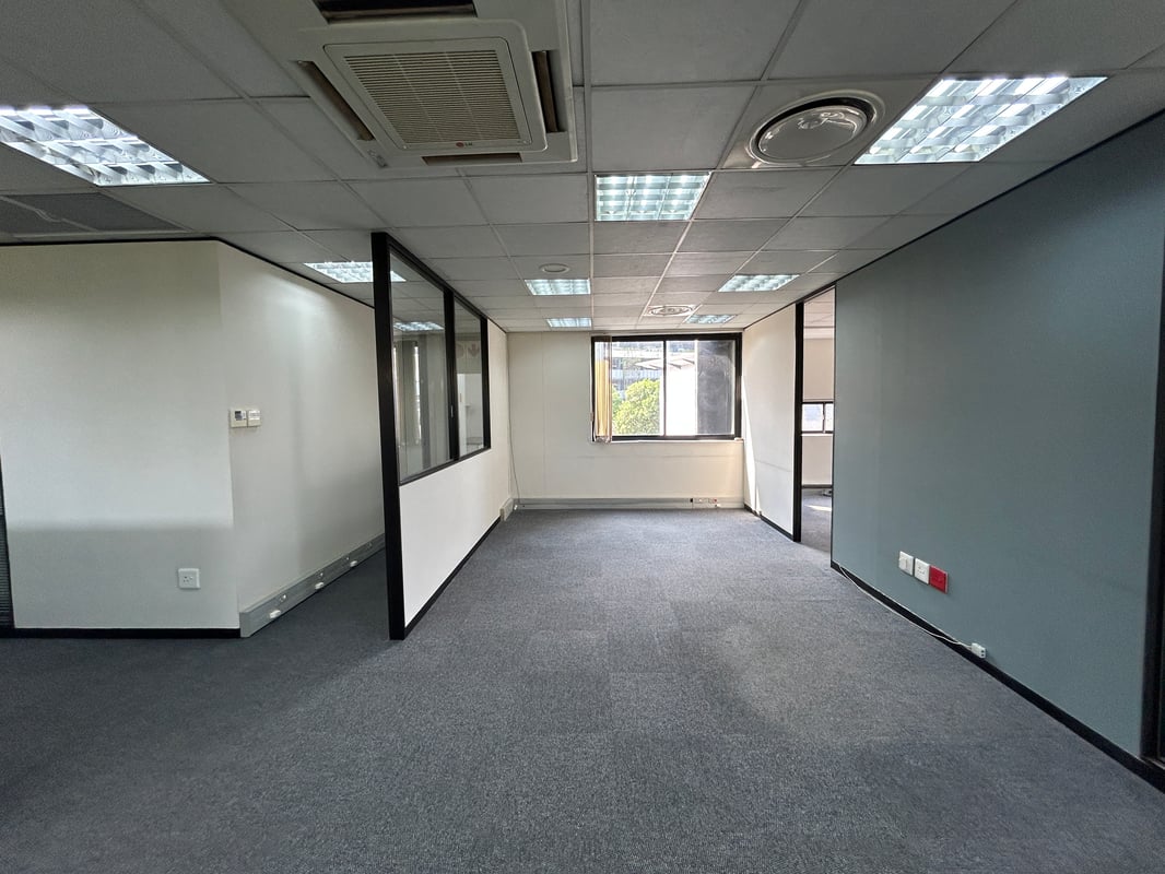 214m² Office To Let in Westville