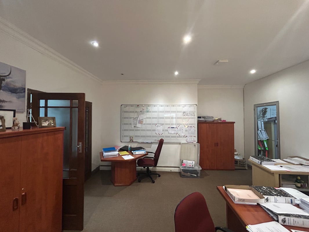 988m² Office Space To Let, Westville