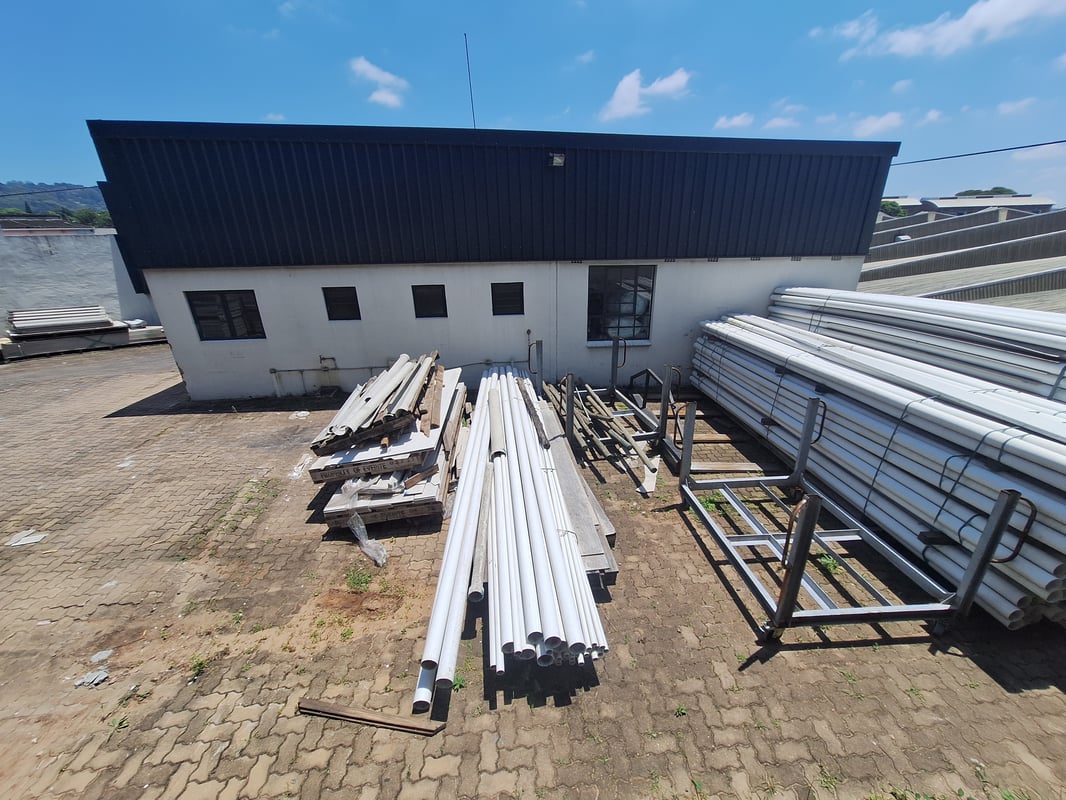 1 345m² Warehouse To Let in New Germany