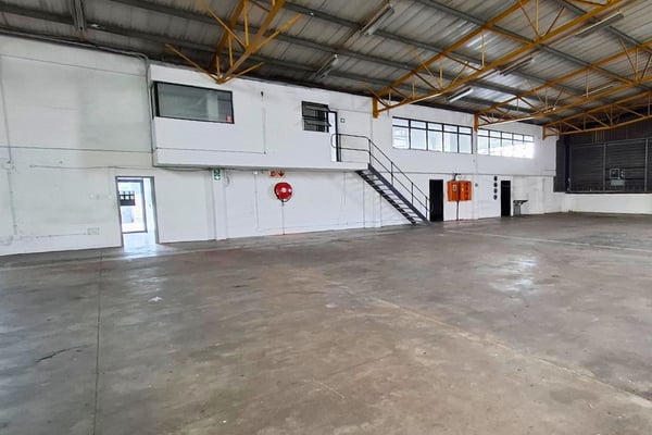 1616m² Warehouse For Lease in Red Hill — image 2