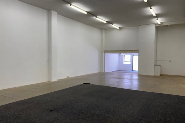 134m² Service and Industrial Unit To Let – Lillies Quarter Lifestyle Centre, Hillcrest — image 3