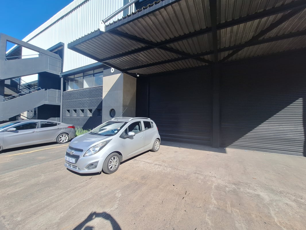 765m² Warehouse To Let in New Germany