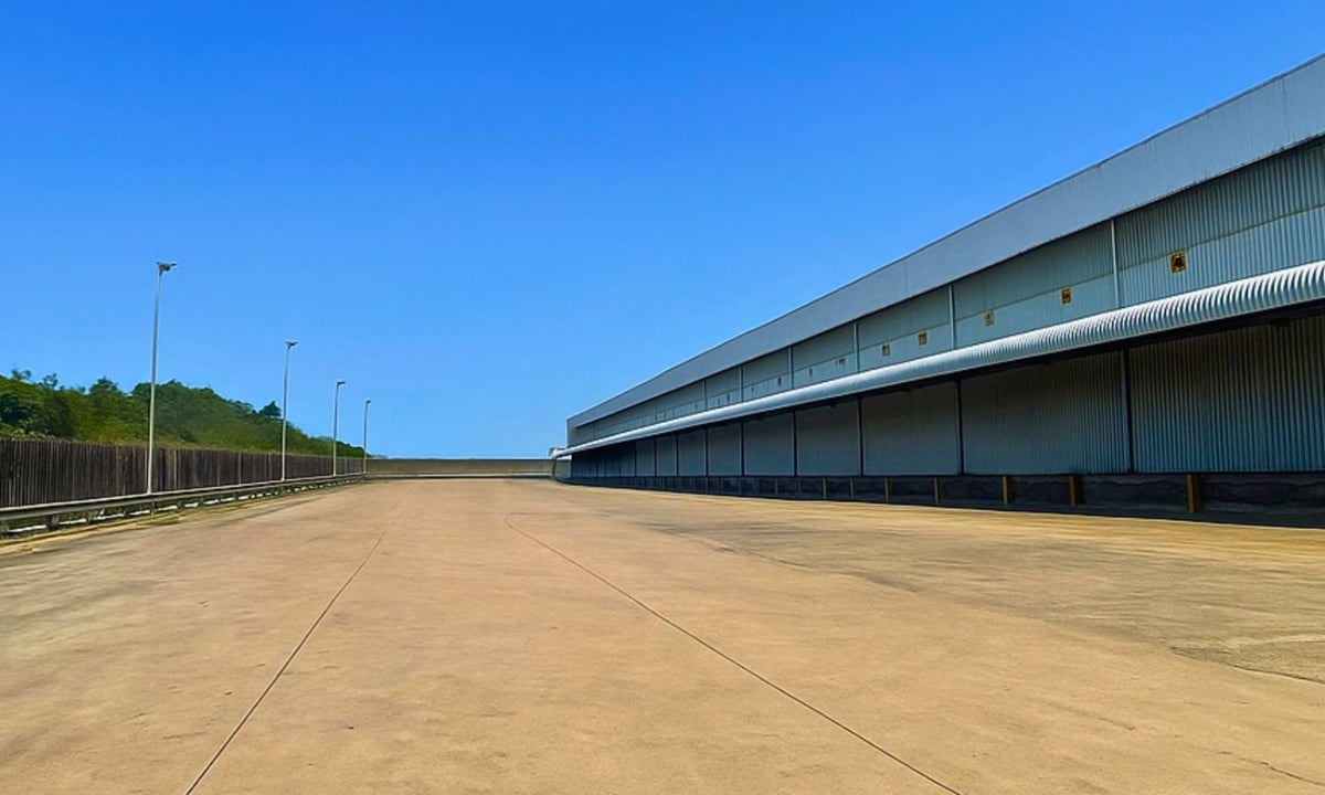 7 416m² Warehouse To Let in Prospecton