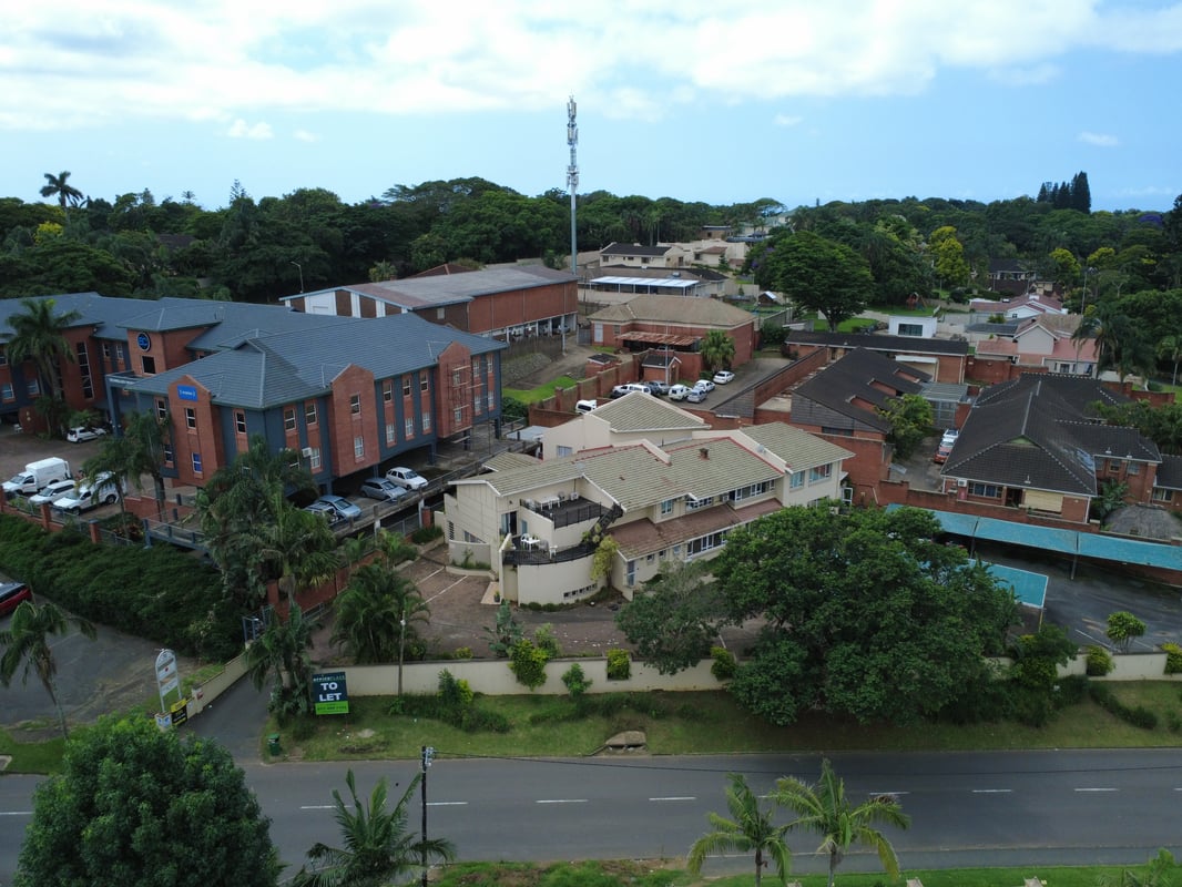 988m² Standalone Office For Sale in Westville