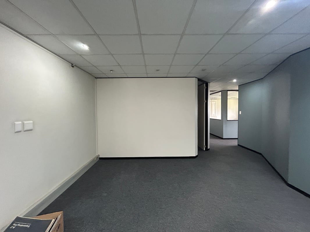 214m² Office To Let in Westville