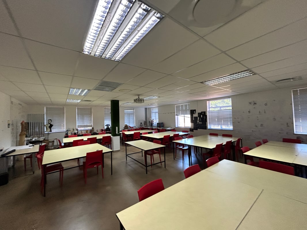 1 834m² Office to Let in The Glades Office Park, La Lucia Ridge