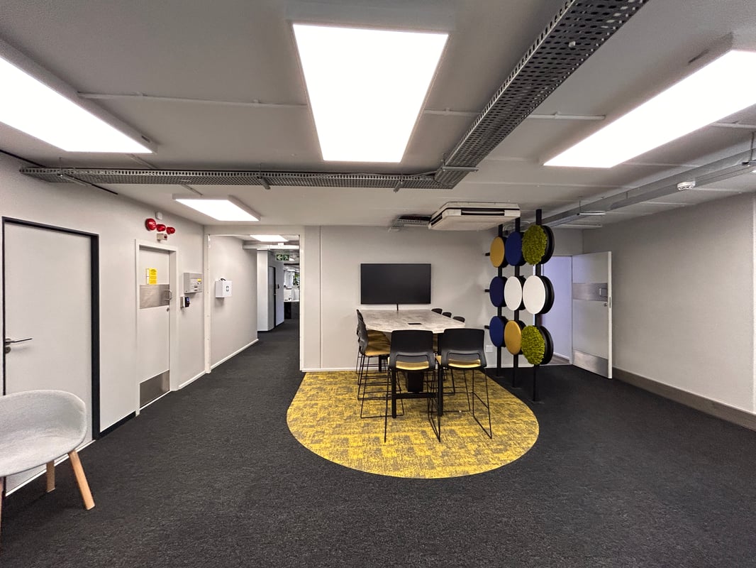 753m² Office To Let In Essex Gardens Office Park