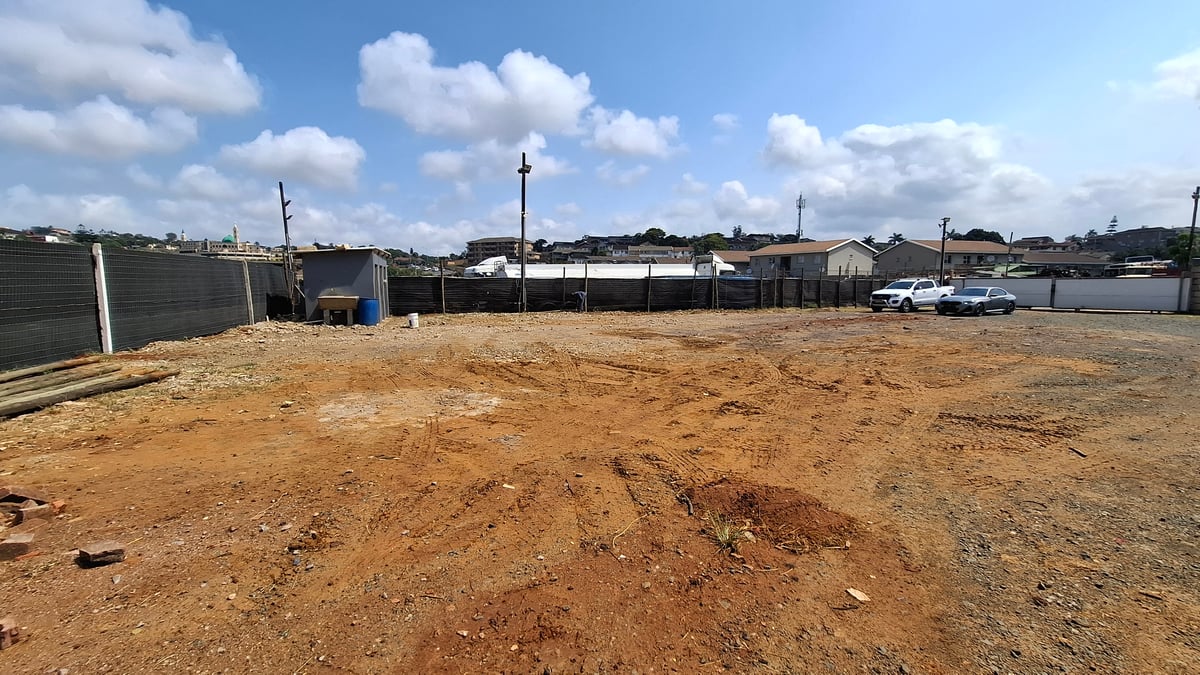 2800m² Yard To Let in Springfield