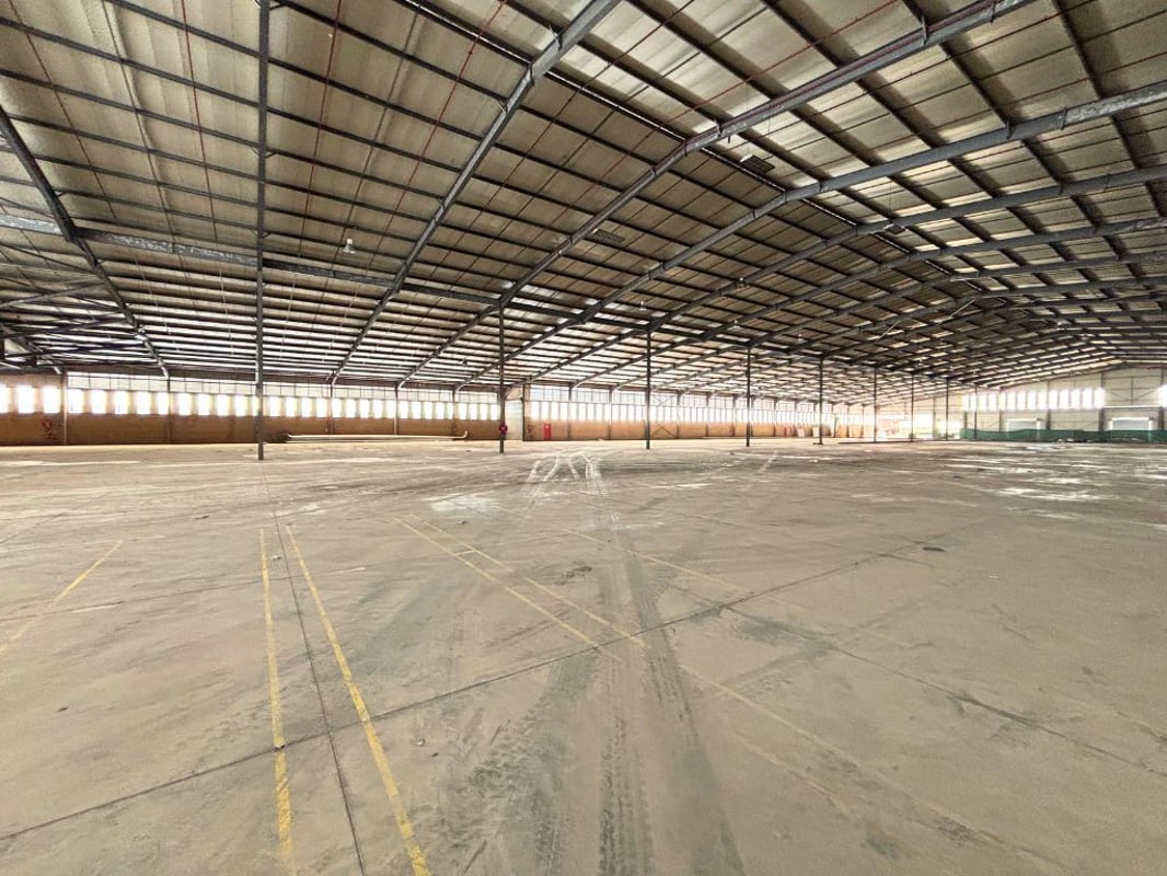 24 633m² Logistics and Warehousing Facility To Let in Mobeni