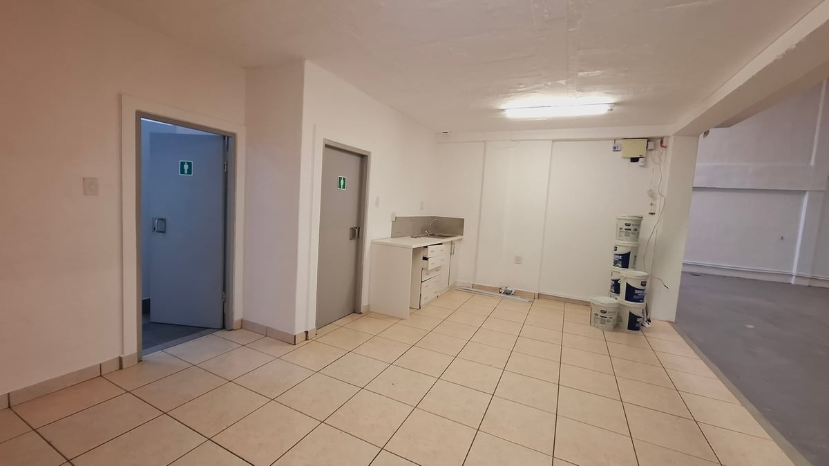 648m² Warehouse To Let in Cornubia