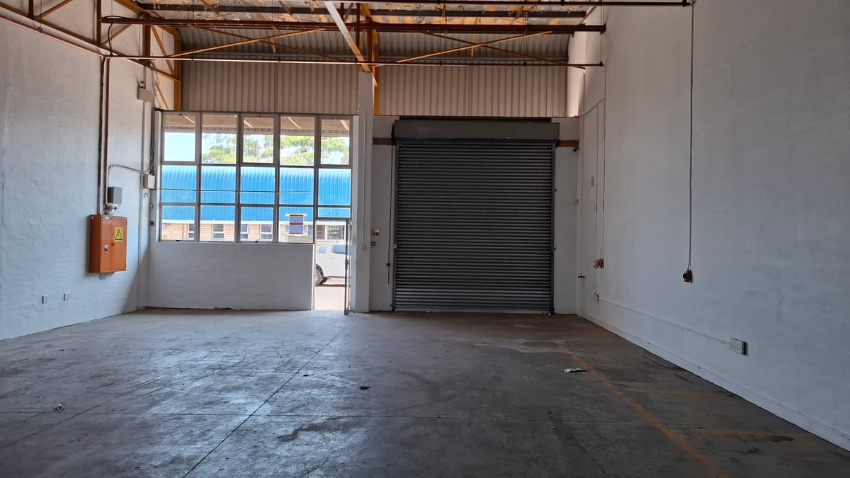 594m² Warehouse For Lease in Glen Anil