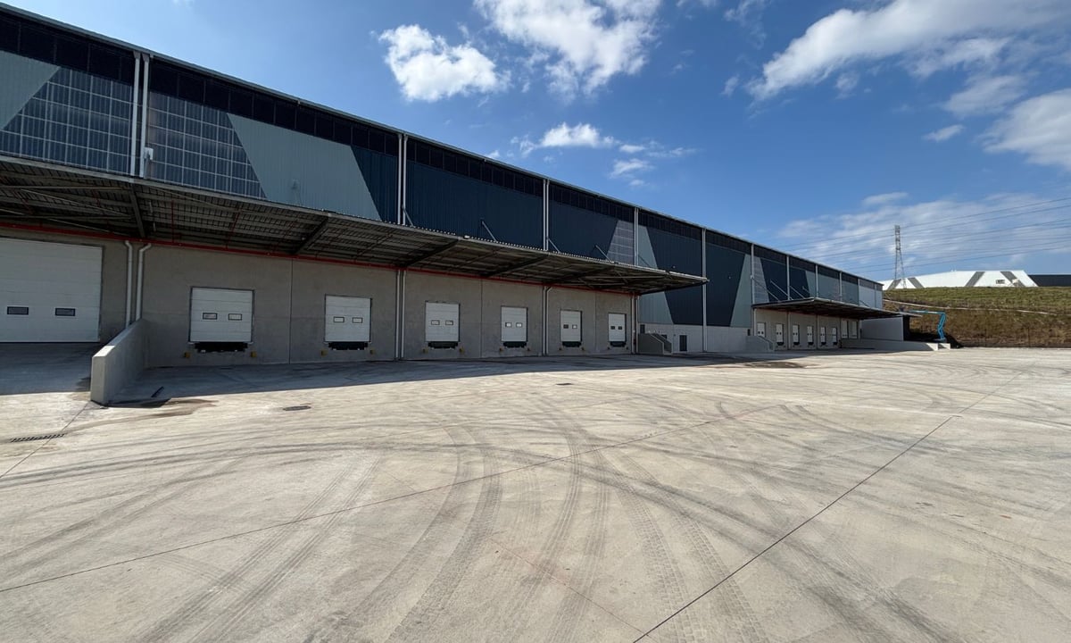 8 195m² New Warehousing Facility To Let in Riverhorse Valley 