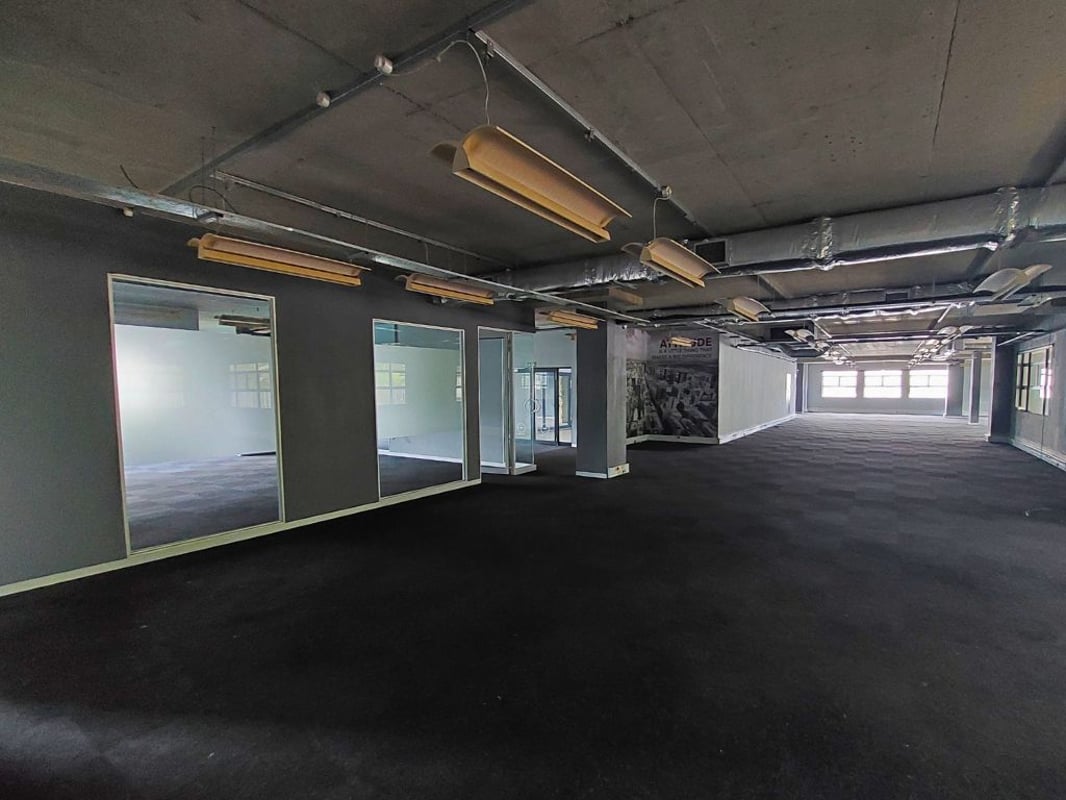 473m² Office For Sale in Riverhorse Valley