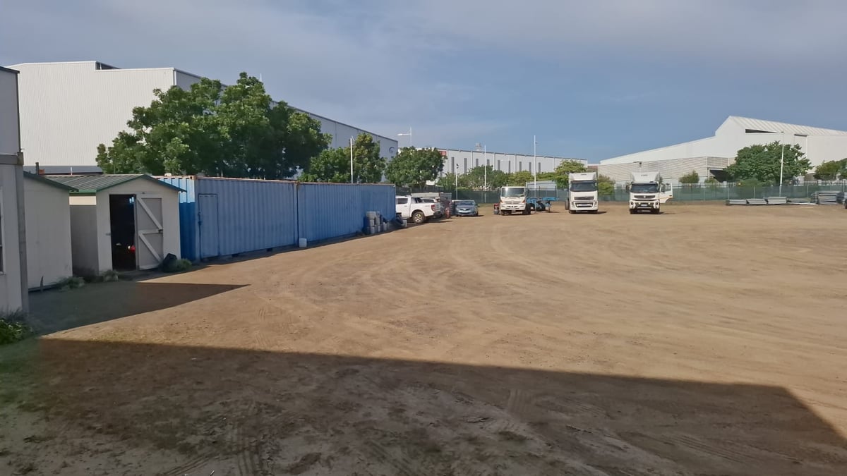 5400m² Vacant Industrial Land For Sale in Cornubia