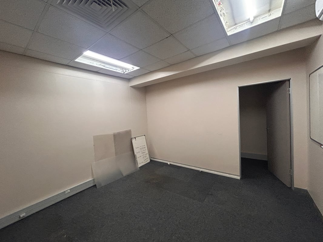 130m² Office To Let in Westville