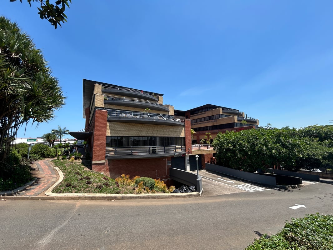 1246m² Office To Let in Westville