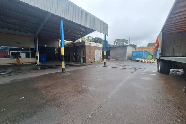 3 970m² Industrial Warehouse with Yard To Let in Westmead — image 2