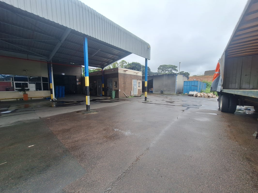 3 970m² Industrial Warehouse with Yard To Let in Westmead