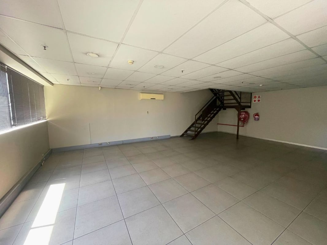 3 470m² Warehouse to Let in Mobeni, Durban
