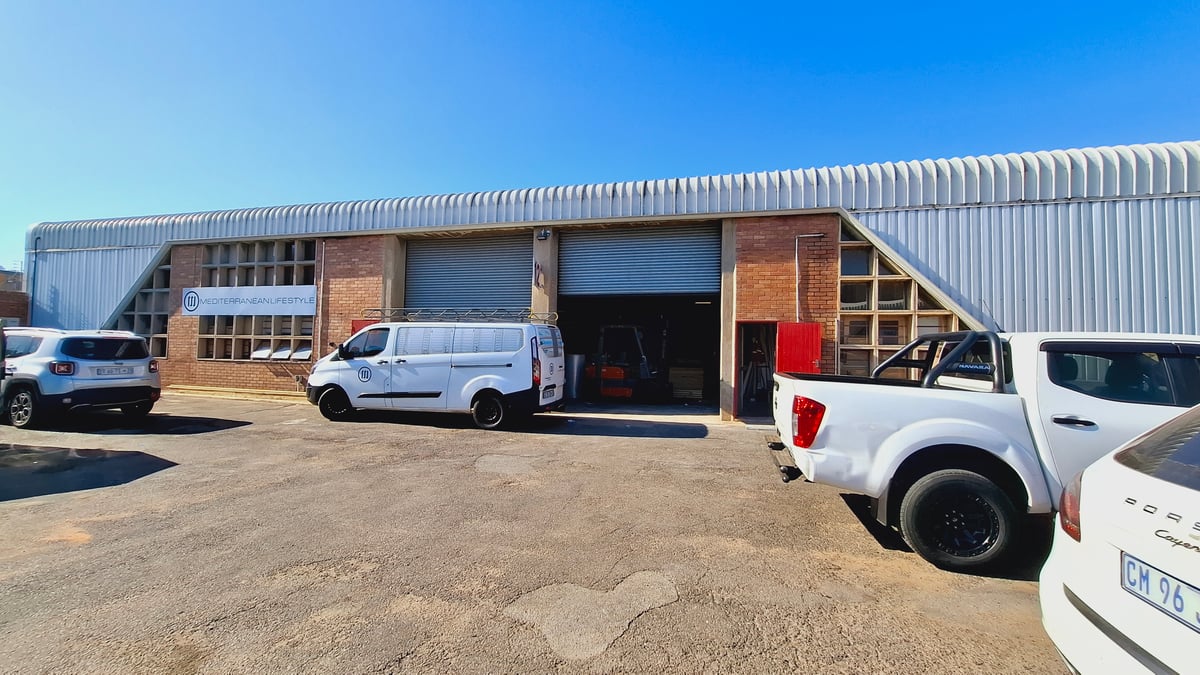 644m² Warehouse For Sale in Springfield Park