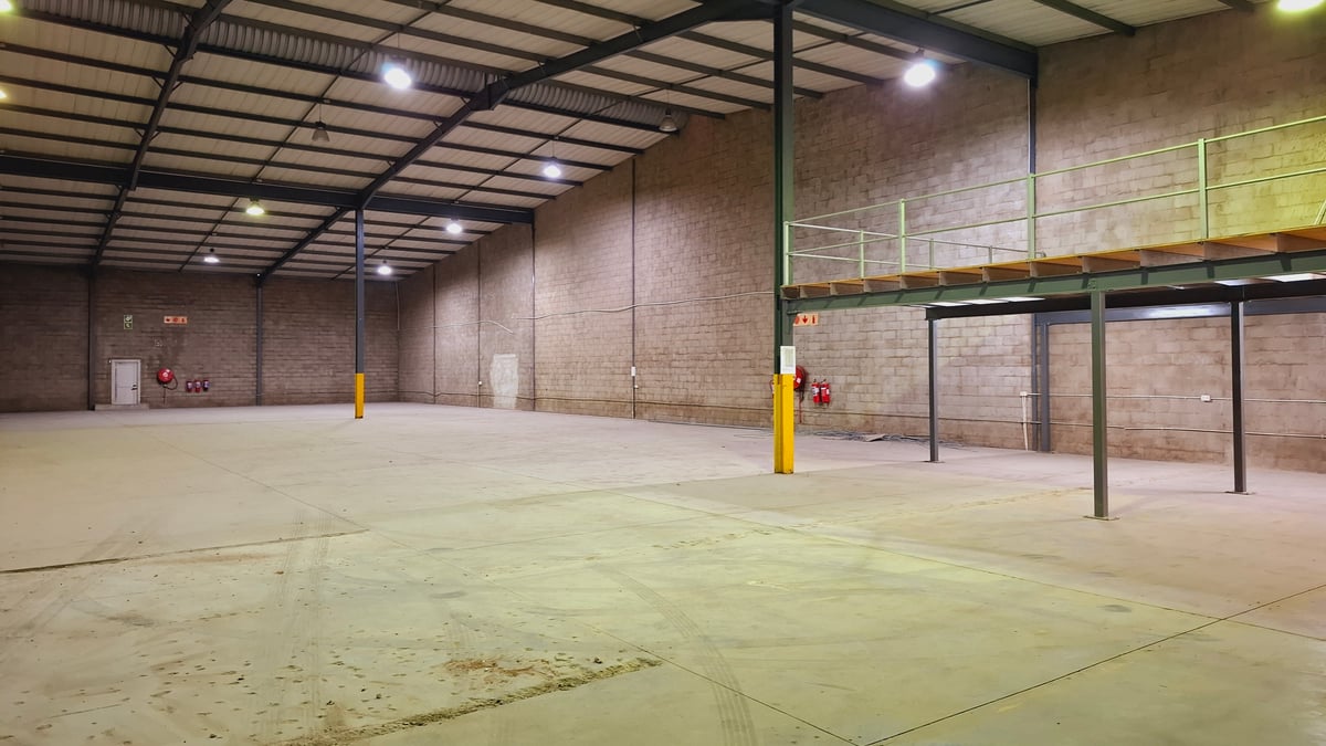 1 069m² Warehouse To Let in Briardene 