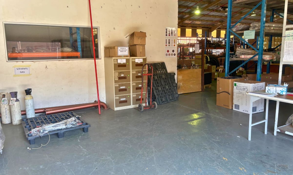 2140m²  Manufacturing & Warehouse Facility To Let – Westmead