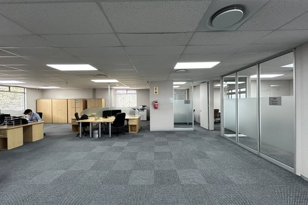 337m² Office To Let In Westway Office Park, Westville — image 2