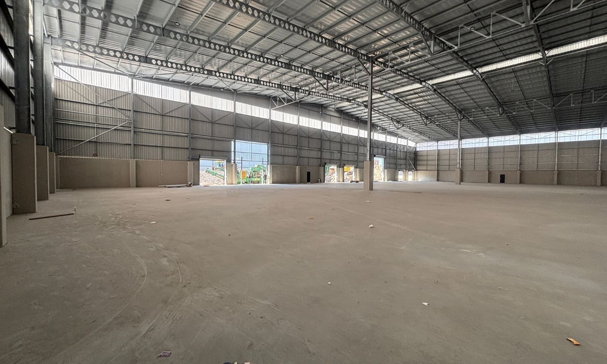 12 932m² Warehouse with 7410m² Yard to Let in Congella, Durban