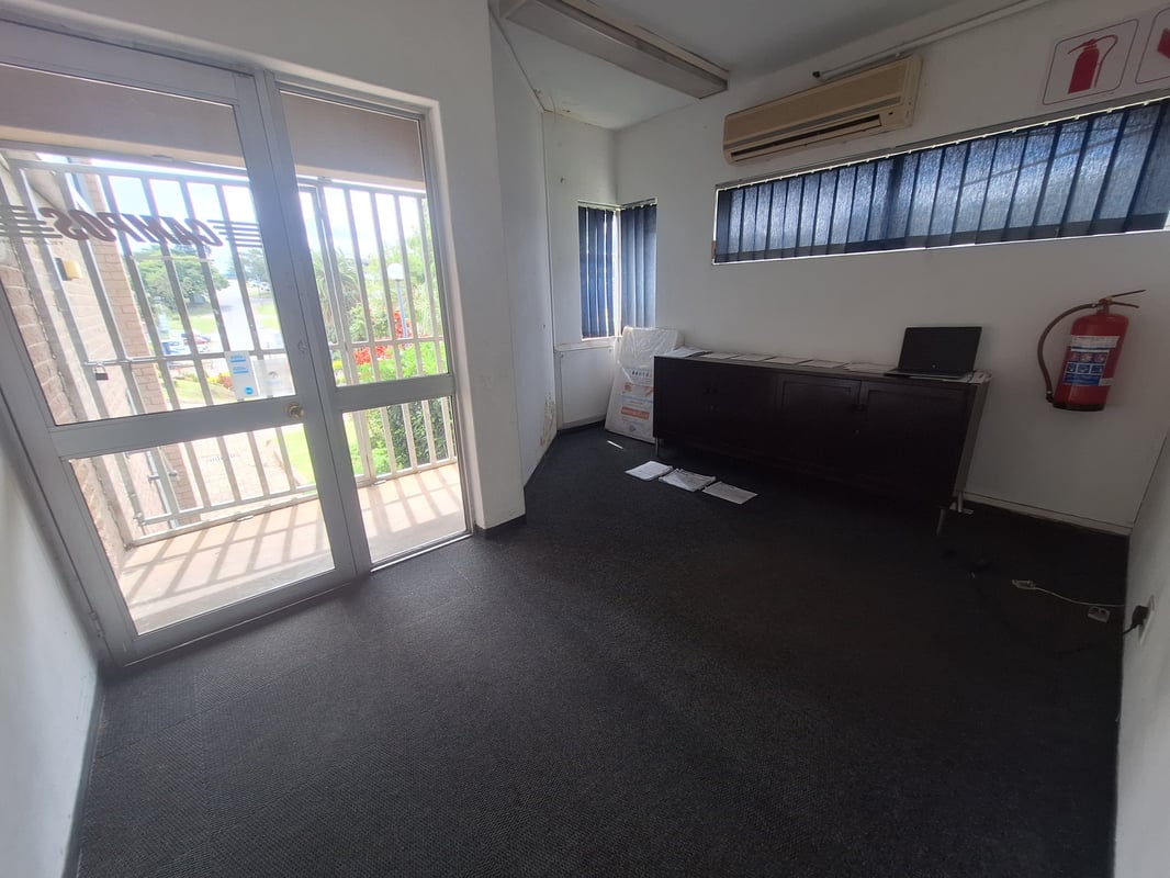 773m² Warehouse To Let in New Germany
