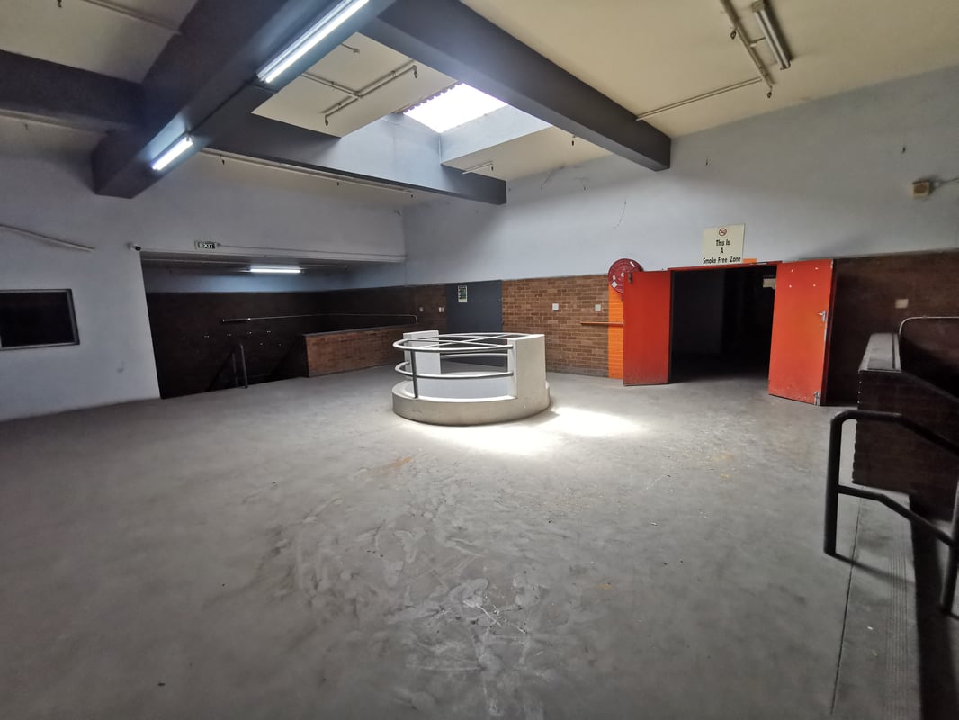 11 000m² Second-Floor Warehouse To Let in Jacobs
