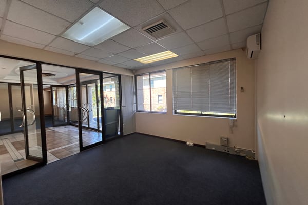 130m² Office To Let in Westville — image 2