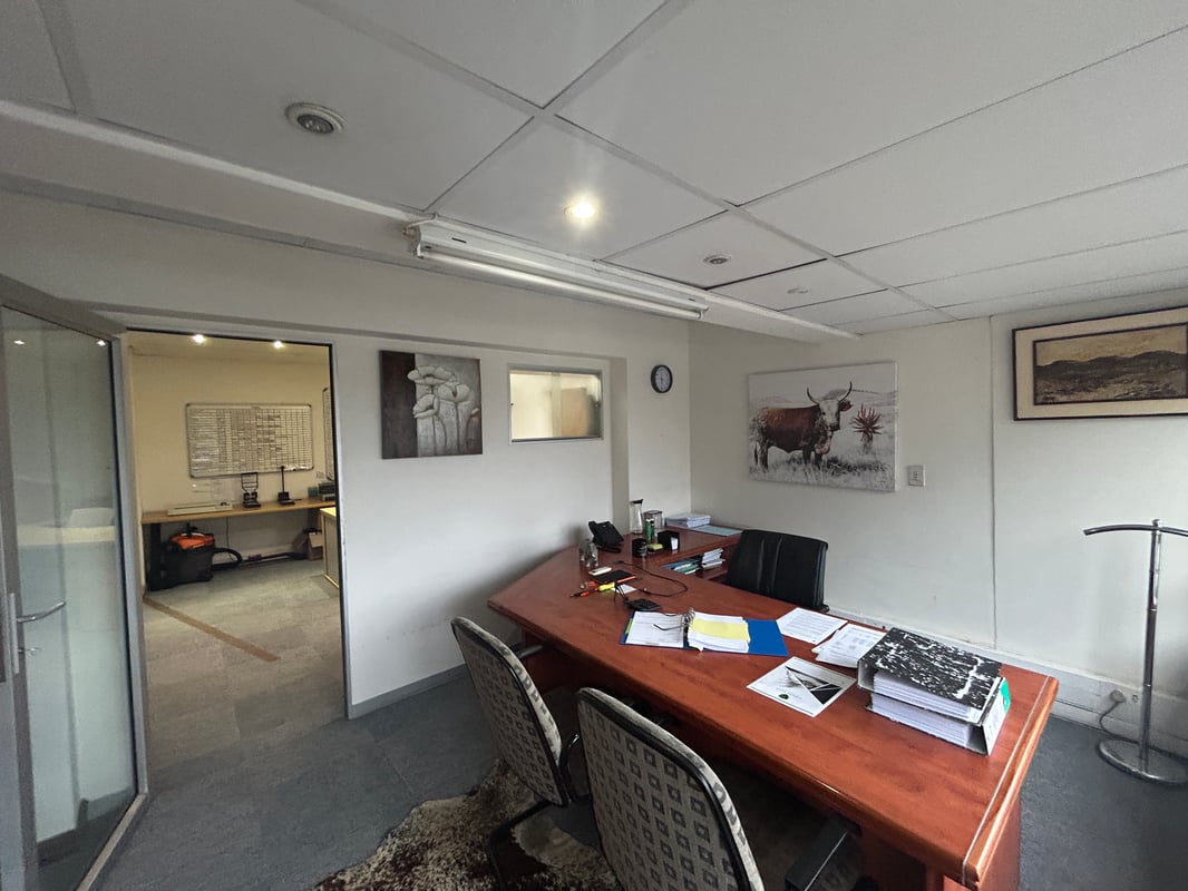 988m² Office Space To Let, Westville