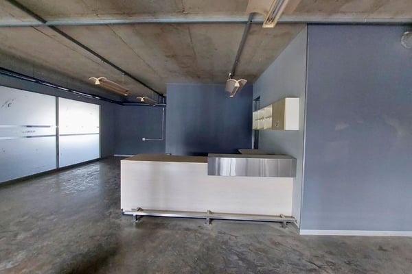 490m² Office For Sale in Riverhorse Valley — image 3