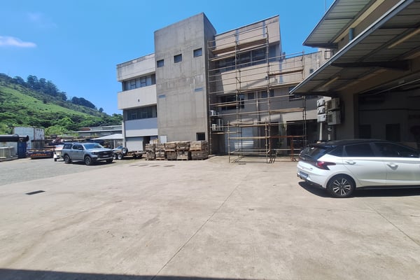 417m² Warehouse with Modern Office Component To Let in Maxmead, Pinetown — image 4