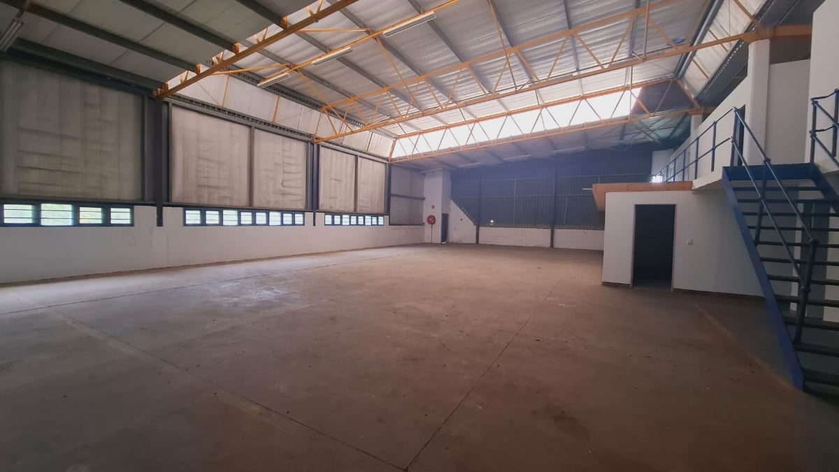 745m² Warehouse For Lease in Glen Anil