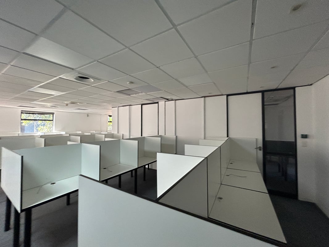 445m² Office For Sale in La Lucia Ridge