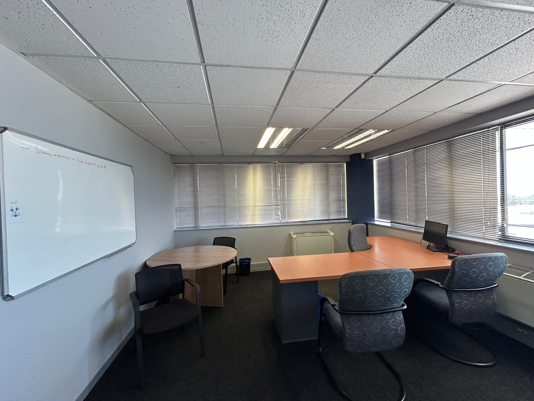 1246m² Office To Let in Westville