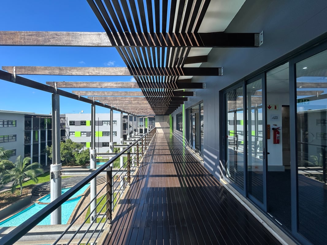 176m² Office To Let in Riverhorse Valley