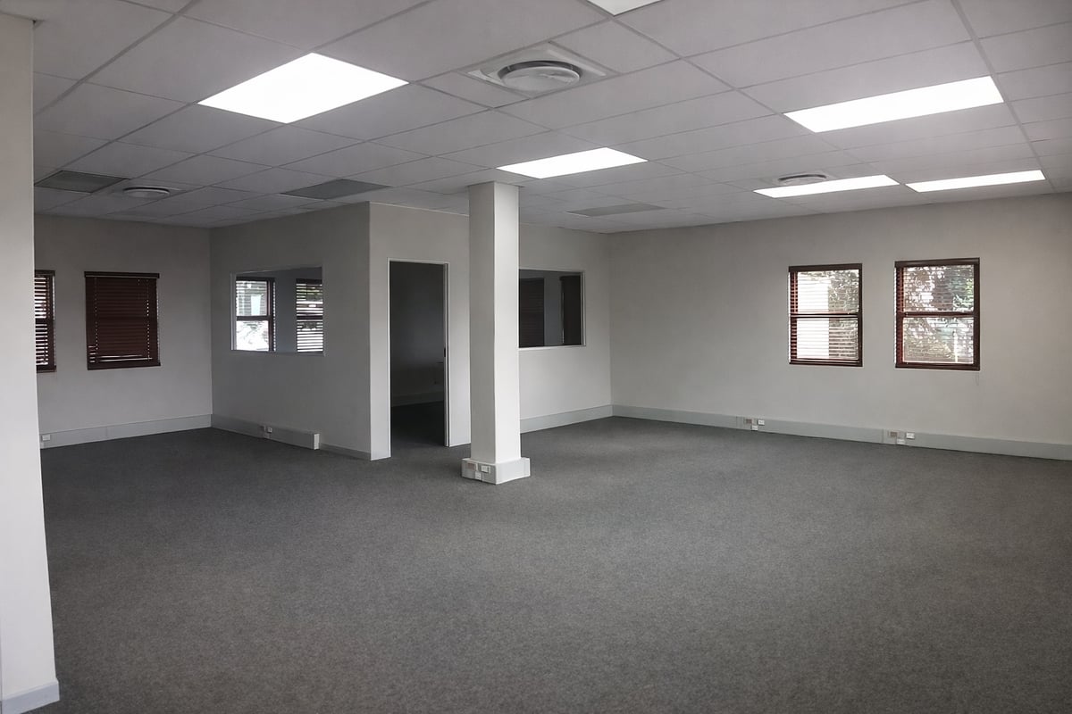 130m² Office To Let in Kloof