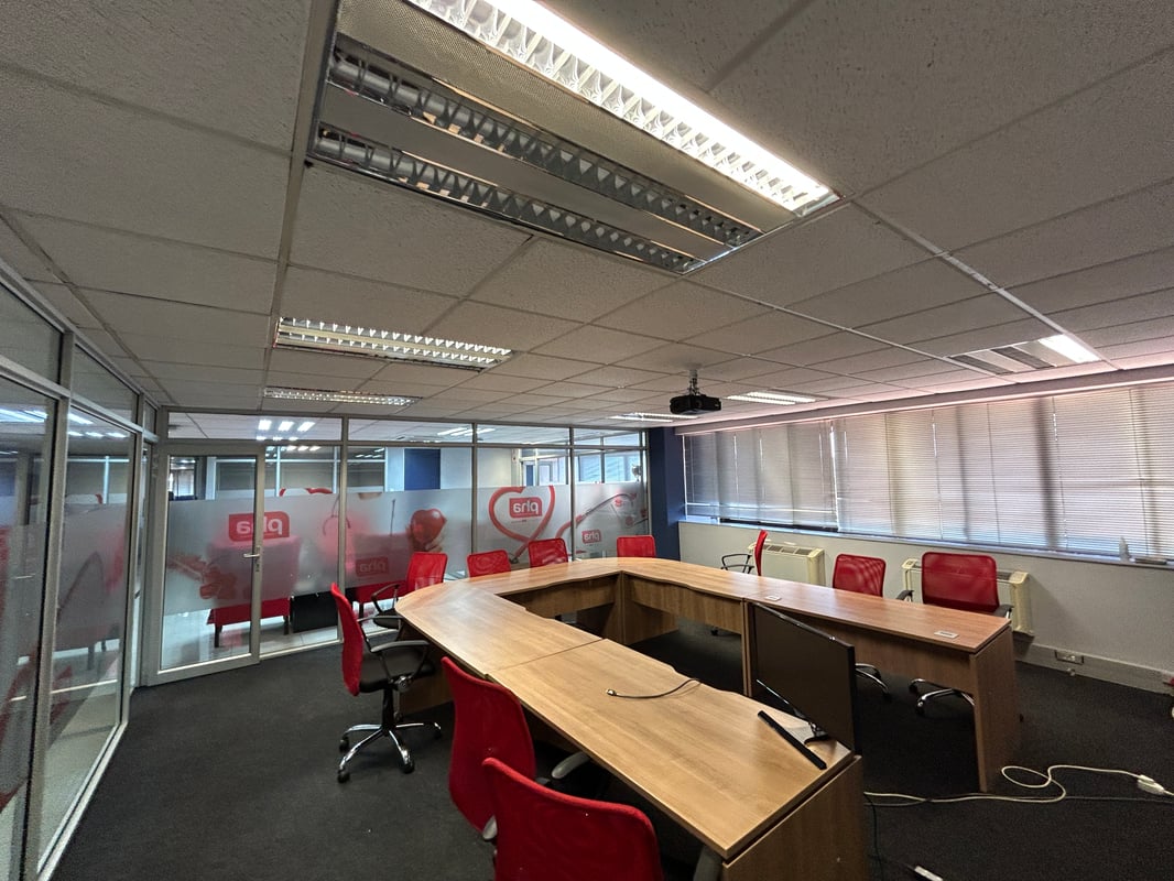 1246m² Office To Let in Westville