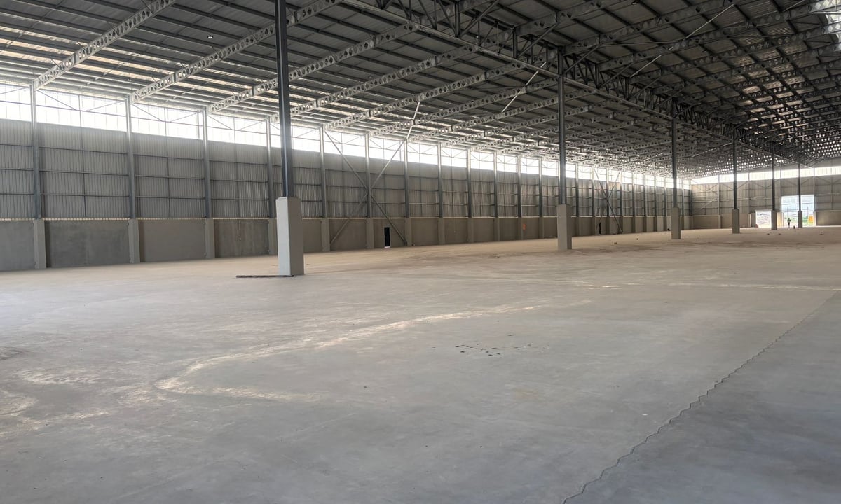12 932m² Warehouse with 7410m² Yard to Let in Congella, Durban