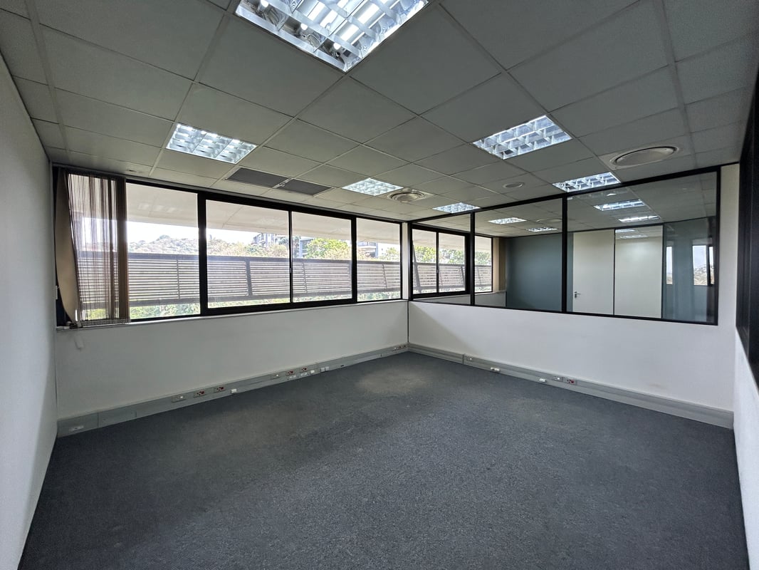 215m² Office For Sale in Westville