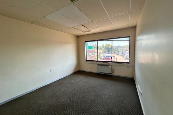 165m² Office To Let in Westville — image 5