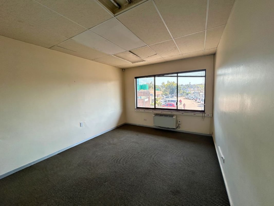  165m² Office To Let in Westville
