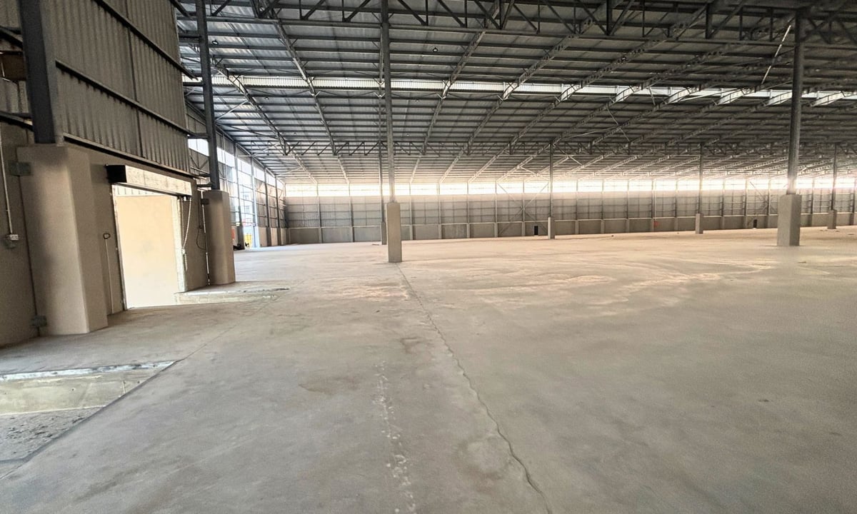 12 932m² Warehouse with 7410m² Yard to Let in Congella, Durban