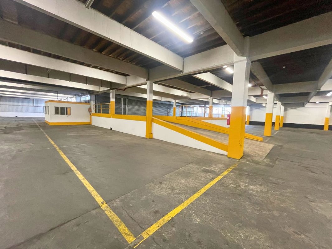 3 470m² Warehouse to Let in Mobeni, Durban
