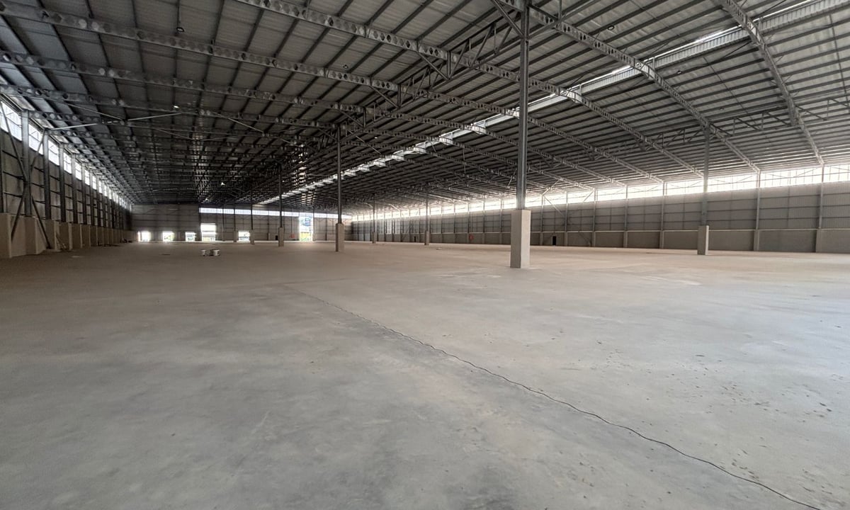 12 932m² Warehouse with 7410m² Yard to Let in Congella, Durban