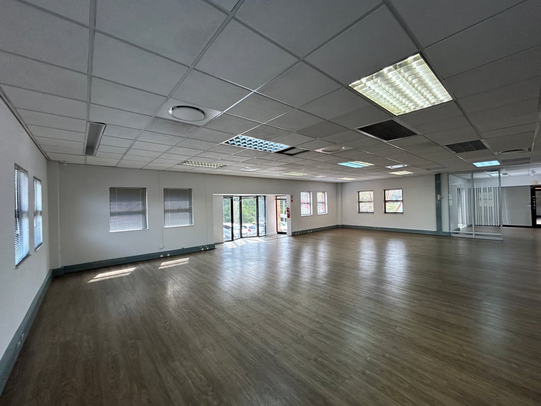 213m² Office To Let in Westville