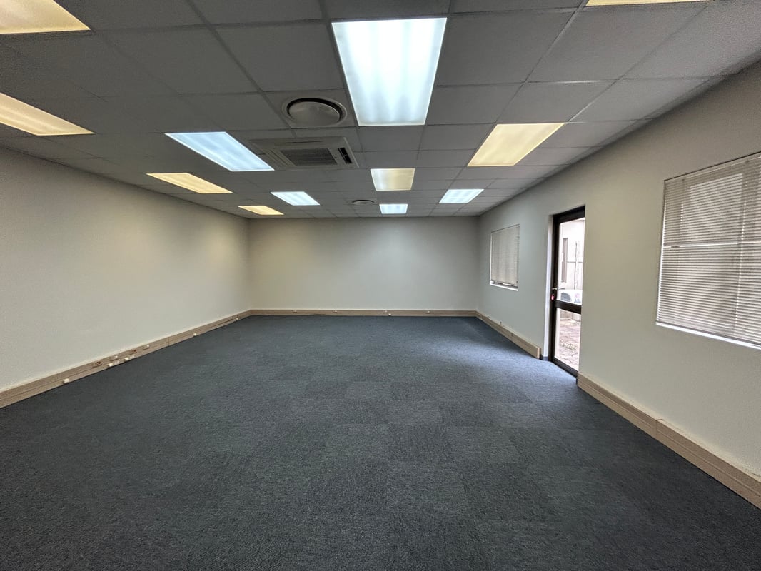 650m² Office to Let in Westville